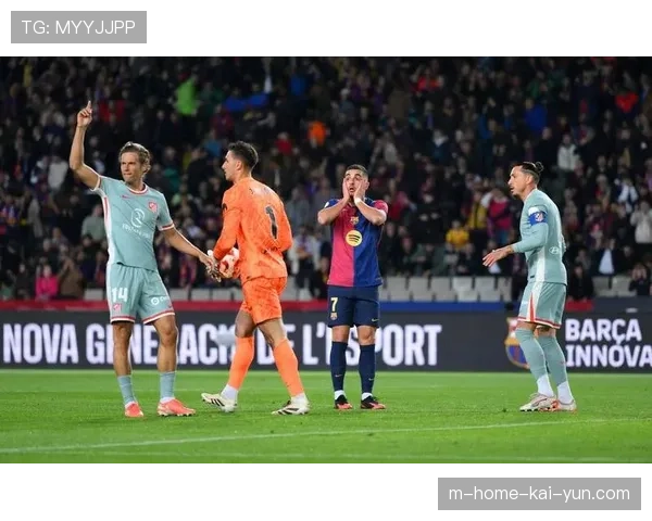 巴萨费兰托雷斯射门被穆索扑出,前锋终结效率待提升 巴萨费兰托雷斯射门被穆索扑出,前锋终结效率待提升